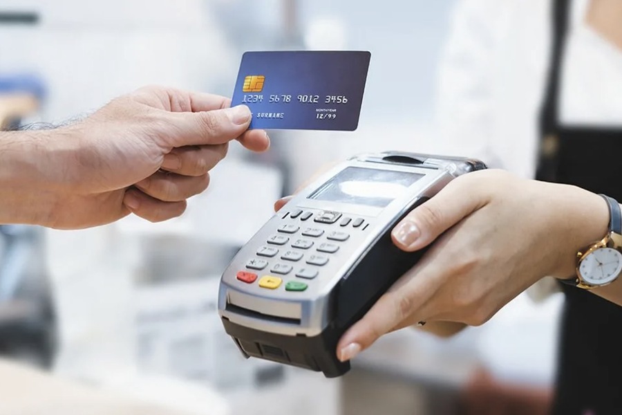 The Psychology of Credit Card Spending: Why We Swipe More Than We Think